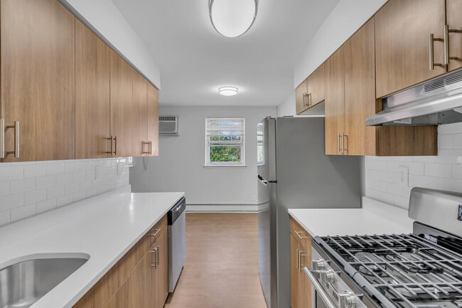 Photo - Lancaster Court Apartments