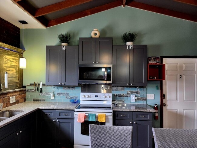 4472 State Rd Unidad Loft 2
