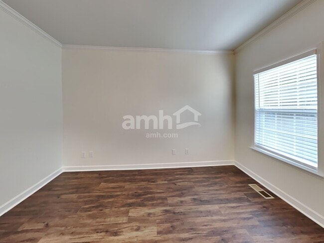 Photo - 3058 Romain Trail