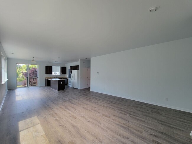 Photo - Bright, Spacious 4 bedroom in Poulsbo