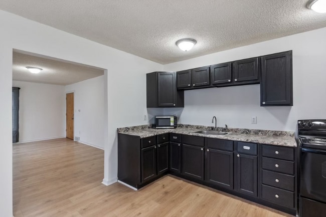 Photo - 219 Victor Ave Unidad 2