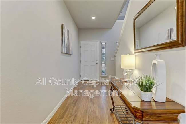 Photo - 424 Wapiti Rd