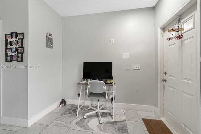 Photo - 29 Simonton Cir