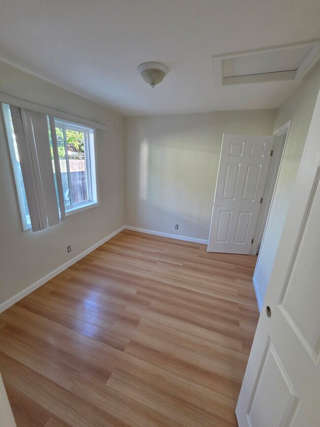 Photo - 3828 W 105th St Unidad Front Home