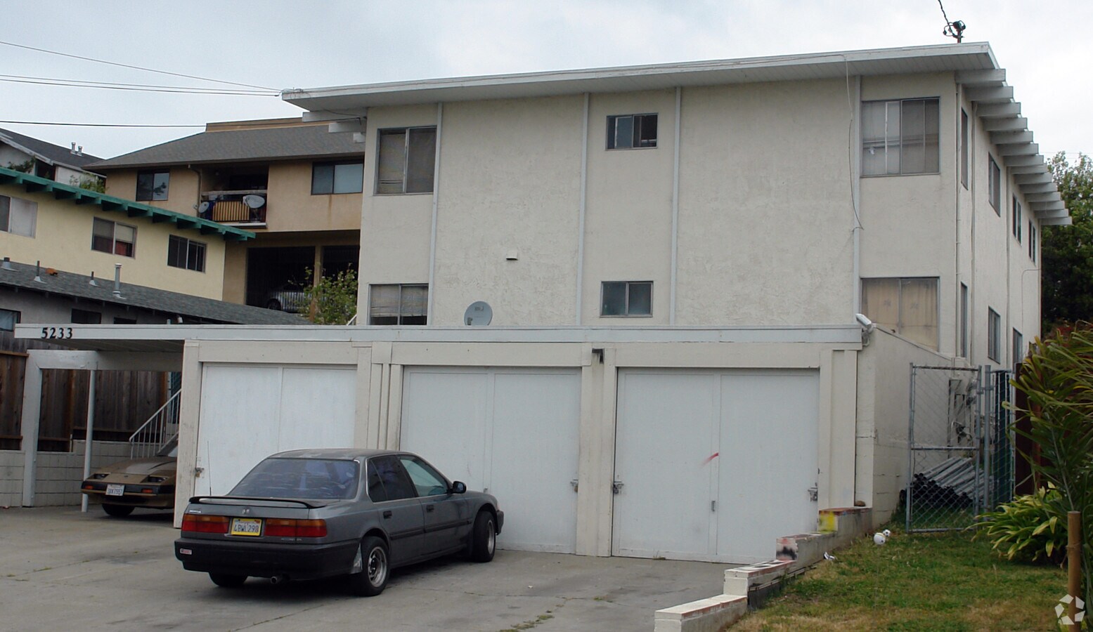 Photo - 5233-5231 Columbia