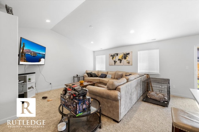 Photo - 3 Bedroom 2 Bath Home in Medford!