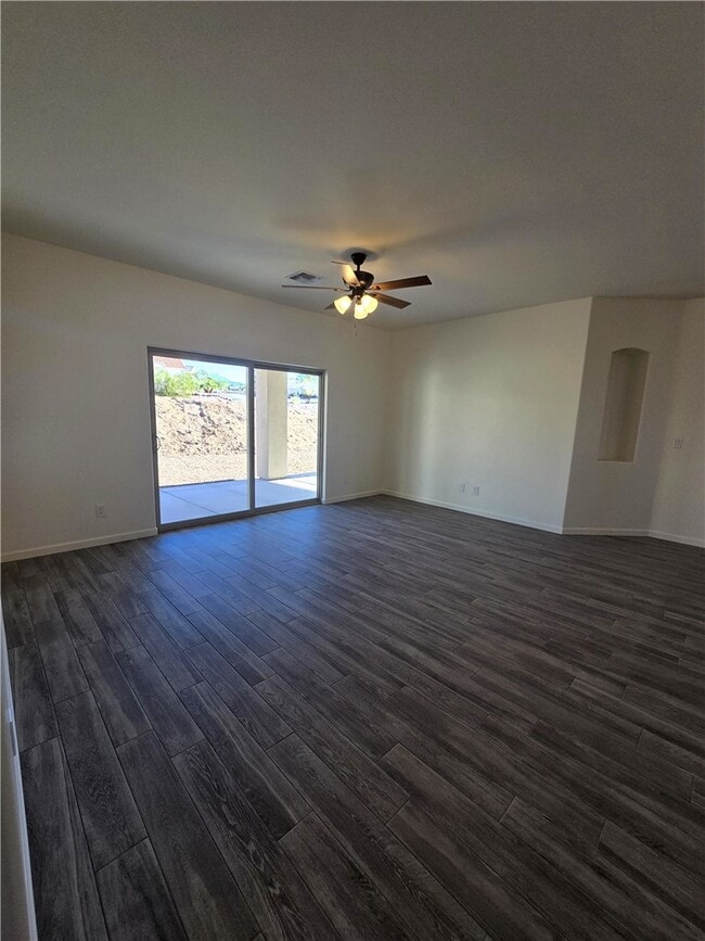 Photo - 2561 N Ridge Ave