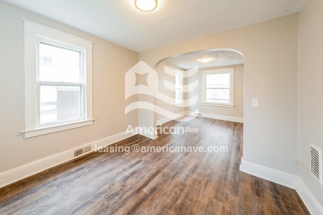 Photo - 177 Roycroft Dr