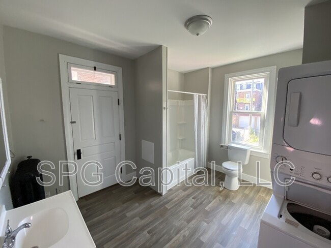 Photo - 824 W Princess St