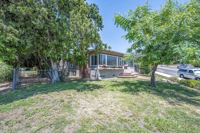 Photo - 4601 Moore St