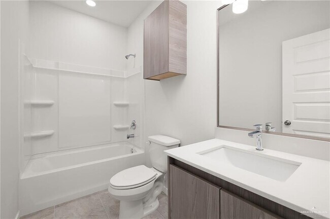 Photo - 12 N Alexandrite Ave Unidad 1