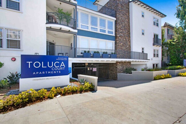 Toluca Court