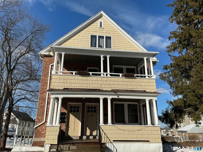 Building Photo - 10 Erin St Unit 2nd Floor
