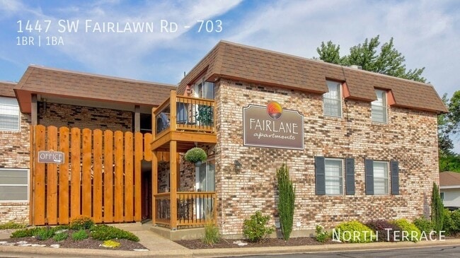 Building Photo - 1447 SW Fairlawn Rd Unit 703