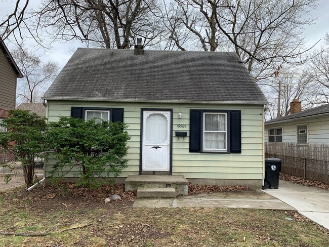 Building Photo - Beautiful 2 Bedroom 1 Bathroom In Redford Township!