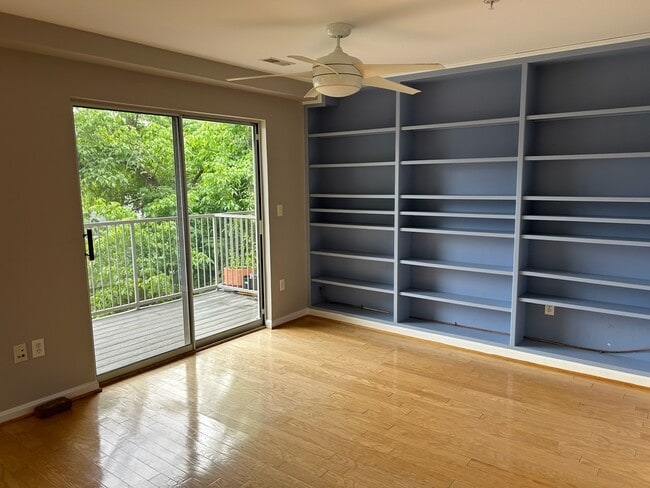 Photo - 6827 4th St NW Unidad 213 Rental