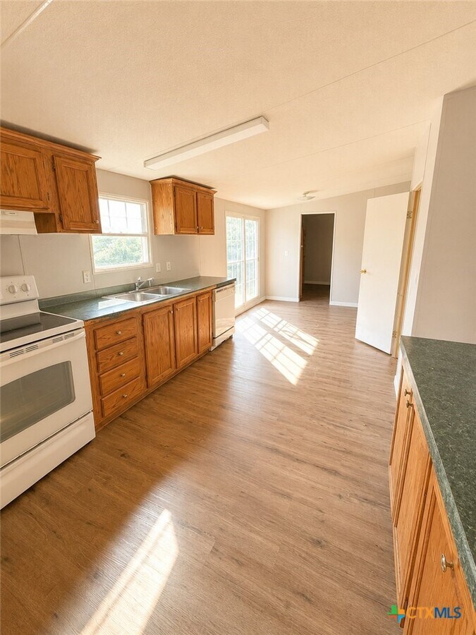 Photo - 156 Sonnyland Dr