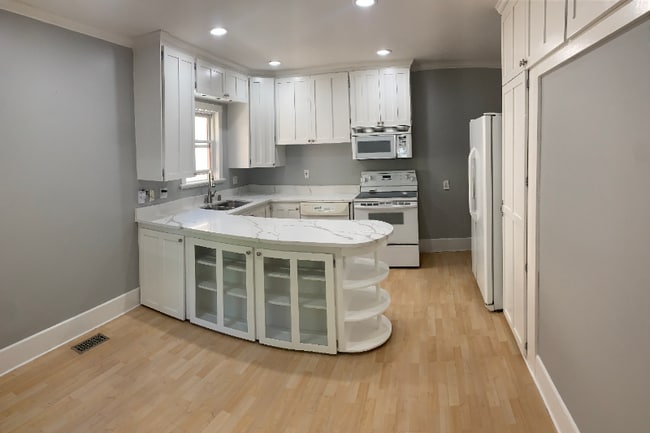 Photo - 1128 E 3rd Ave