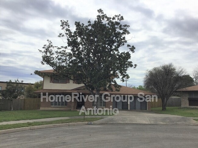 Photo - 3518 Pinebluff Dr House