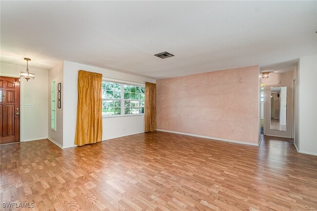 Photo - 2324 Jasper Ave