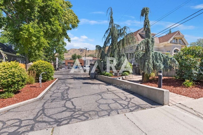 Photo - 650 N 300 W Unit 229