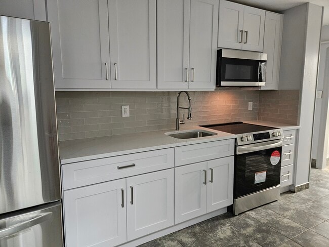 Building Photo - 320 W Main St Unit #1 Rental