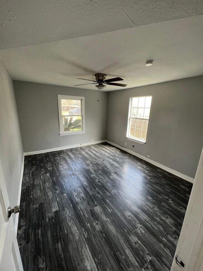 Photo - 3210 Winbern St Unit B