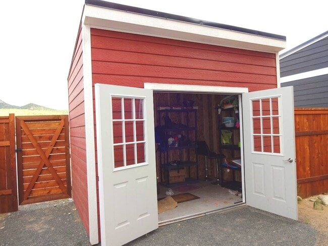 Storage Shed - 120 Barnwood Cir