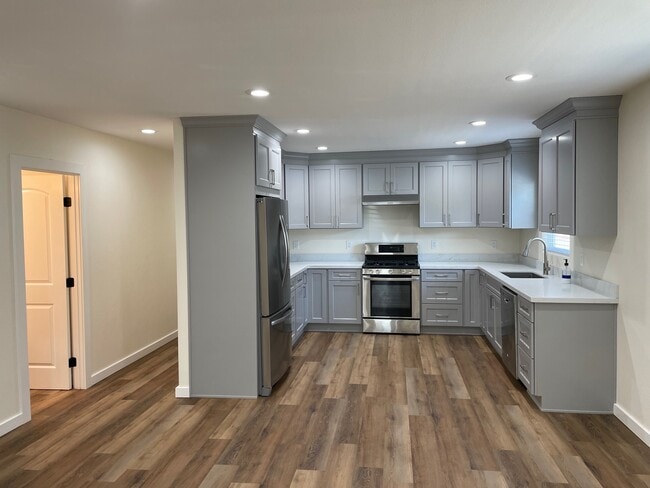 Photo - 350 Palm Ave