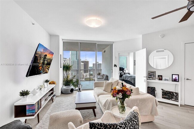 Building Photo - 350 S Miami Ave Unit 3205