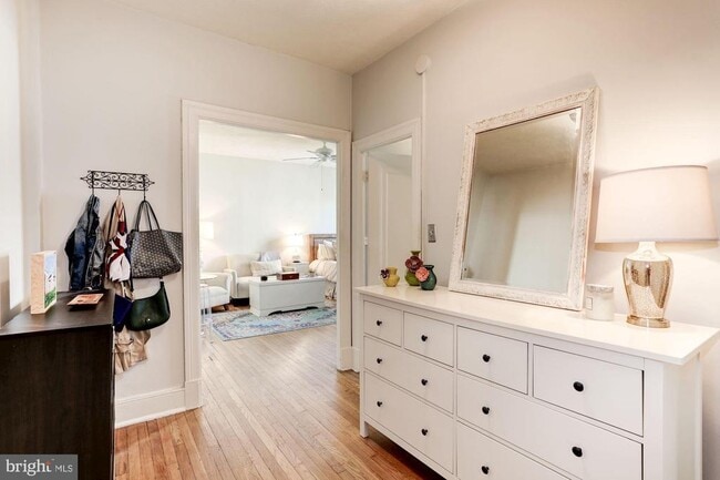 Photo - 2227 20th St NW Unidad 504