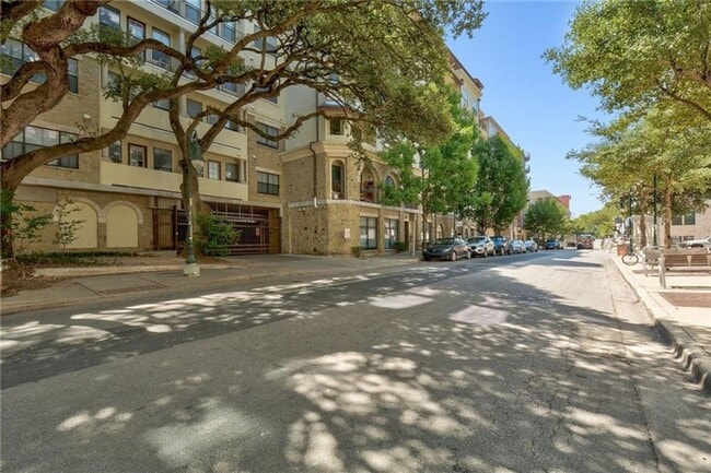 Photo - West Campus 2x2 @ Texan Tower Unit 206