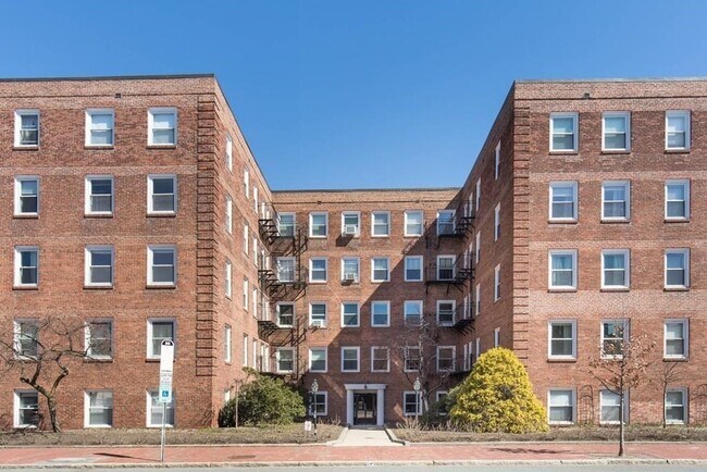 Building Photo - 395 Broadway Unit L1B Rental