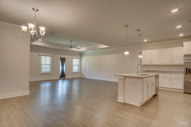 Photo - 713 Brambling Ct
