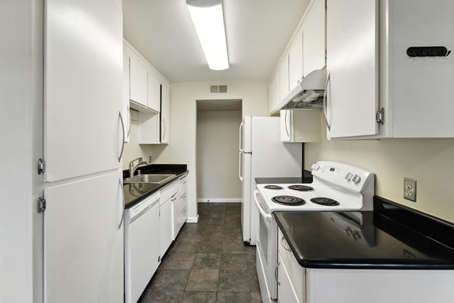 Photo - 303 Tradewinds Dr Unidad 8