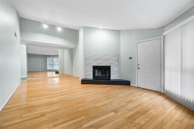Photo - 3100 Walnut Bend Ln