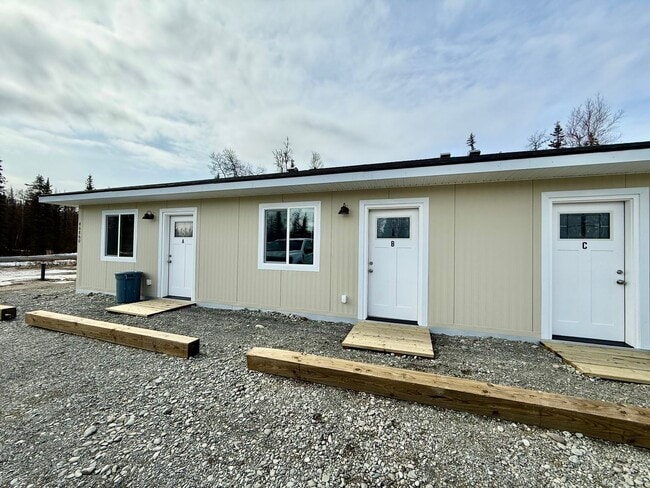 Building Photo - 46860 Isaak Rd Unit C