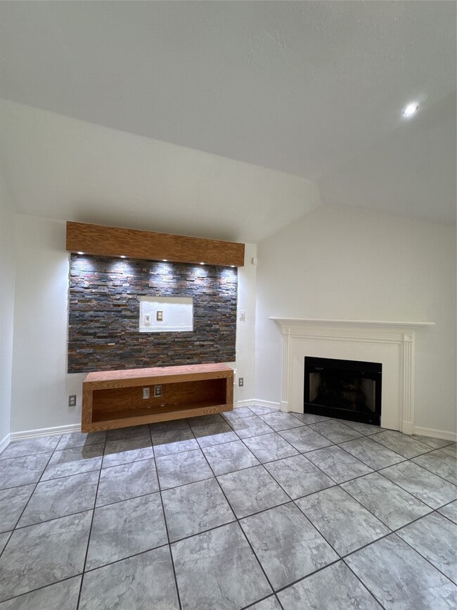 Photo - 3210 Woodcreek Glen Ln