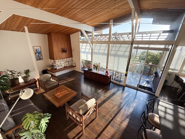 Photo - 6925 Snake Rd