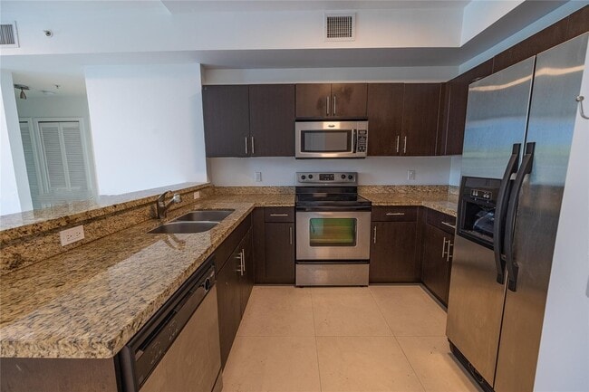 Photo - 2020 Prairie Ave Unit 202