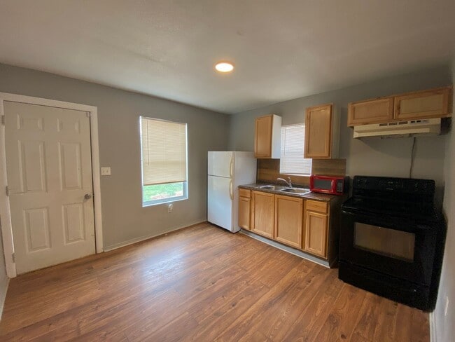 Photo - 2 Bed 1 Bath Now Available