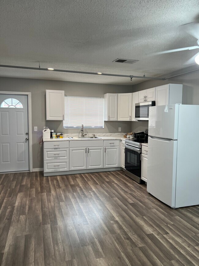 Photo - 1404 Montana Ave