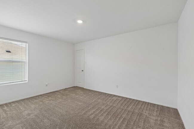 Photo - Fresh, Stylish & Move-In Ready in Eagle Mountain–Saginaw ISD