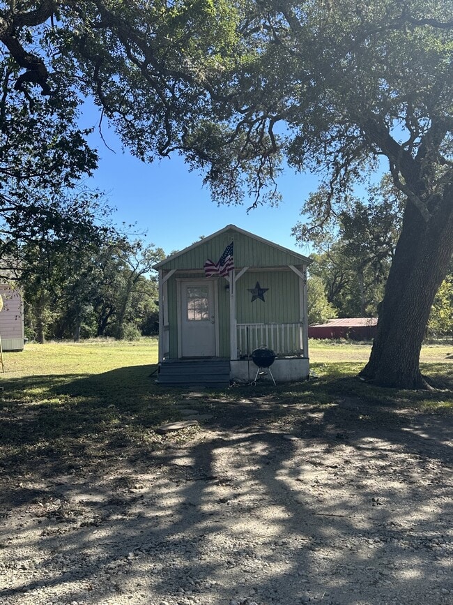 Building Photo - 9307 Hwy 290 W
