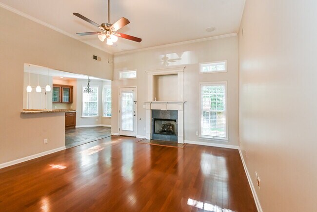 Photo - 374 Steadman Ln