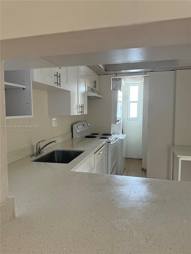 Building Photo - 7960 N Colony Cir Unit 108 Rental