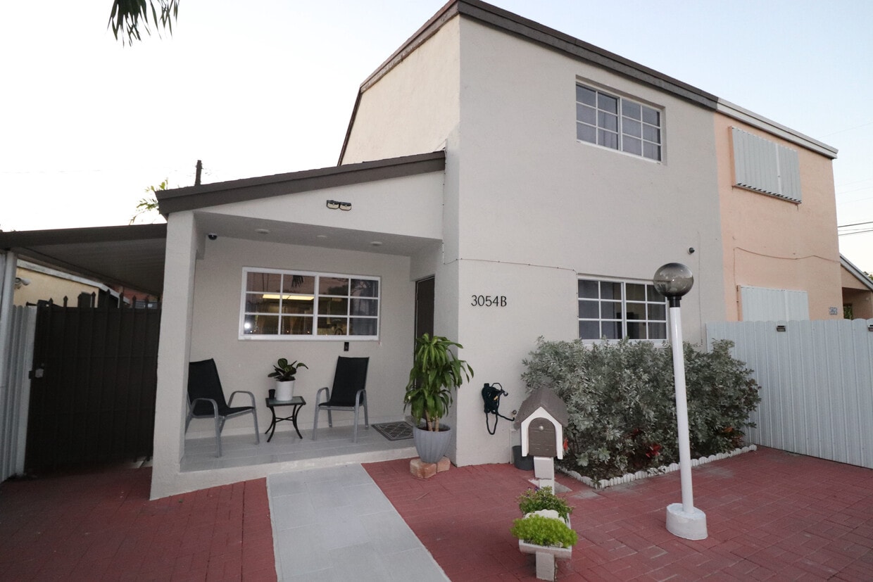 Exterior - 3054B NW 15th St (Miami, FL)