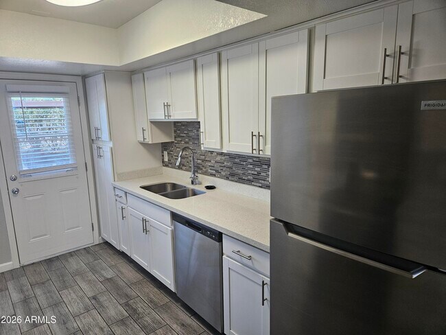 Photo - 3818 E Earll Dr Unit 6
