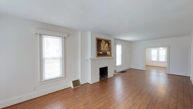 LIVING ROOM - 521 W Edwards St