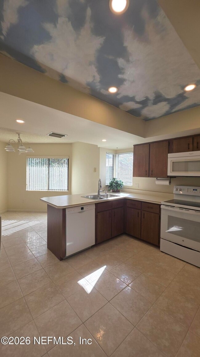 Photo - 46 Hembury Ln